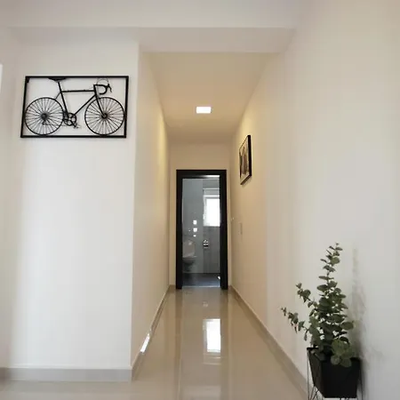 Ive Apartman *