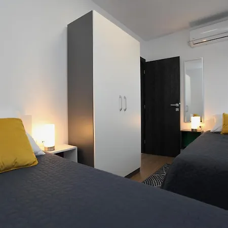 Ive Apartament *